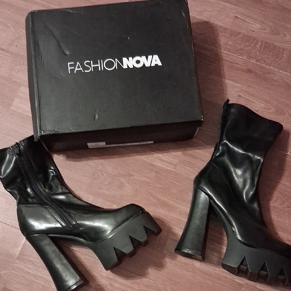 Fashion Nova Moto Goth Platform Chunky Heeled Boots